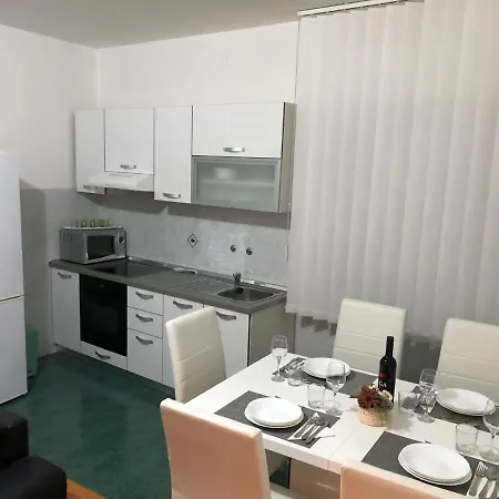 Apartment Dora
