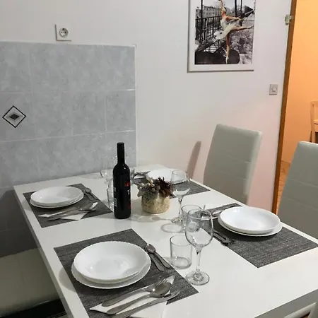 Apartment Dora Kukljica