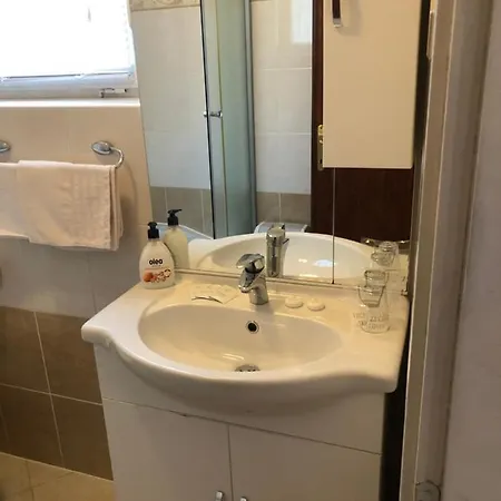 Apartment Dora *
