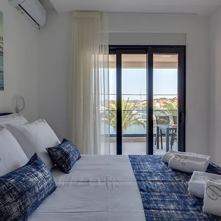 Lejlighed Penthouse Dora