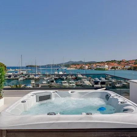 Penthouse Dora * Kukljica