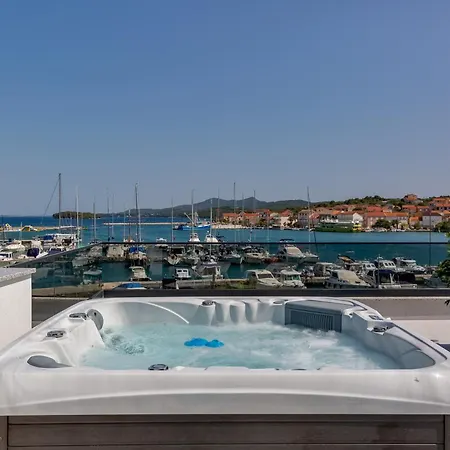 Lejlighed Penthouse Dora *