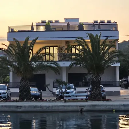 Penthouse Dora Lejlighed *