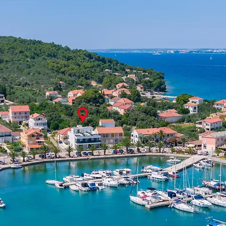 Penthouse Dora * Kukljica