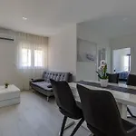 Penthouse Dora *