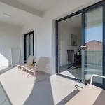 Penthouse Dora شقة